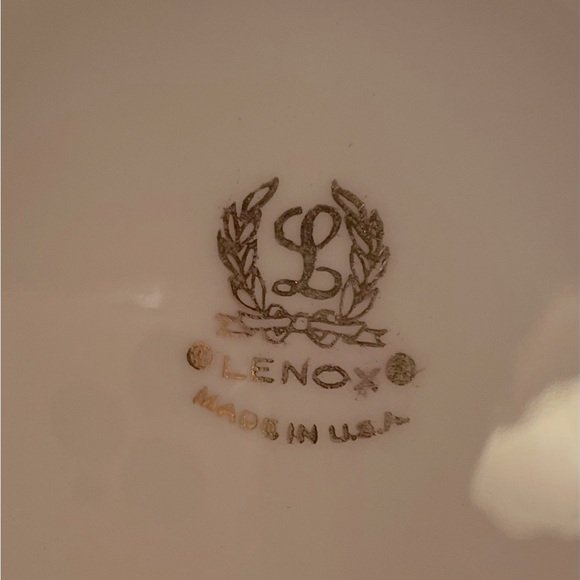 Vintage 1980s Lenox Morning Glory Vase in Ivory Porcelain, Excellent Condition - Picture 4 of 5